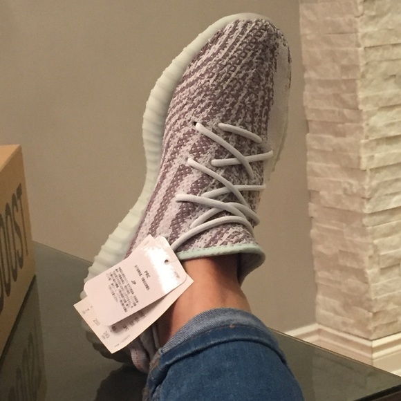 ✨SOLD!!!✨✨Yeezy boost 350 V2 Blue Tint - Picture 6 of 8